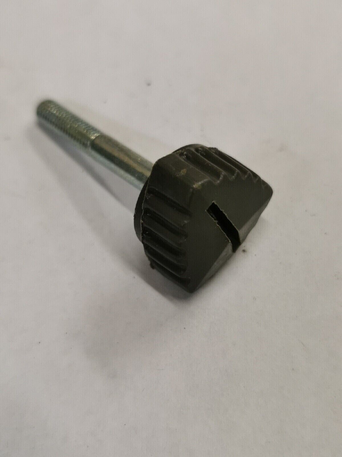 NOS PUCH BOMBARDIER MAXI SIDE COVER KNOB SCREW 773-490-160  P3