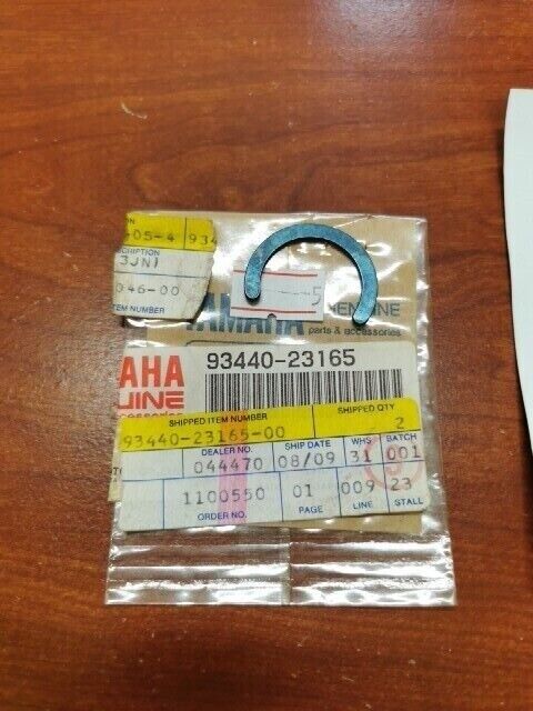 NOS Yamaha YFM350 YFM400 YFM450 CIRCLIP 93440-23165-00 Y102