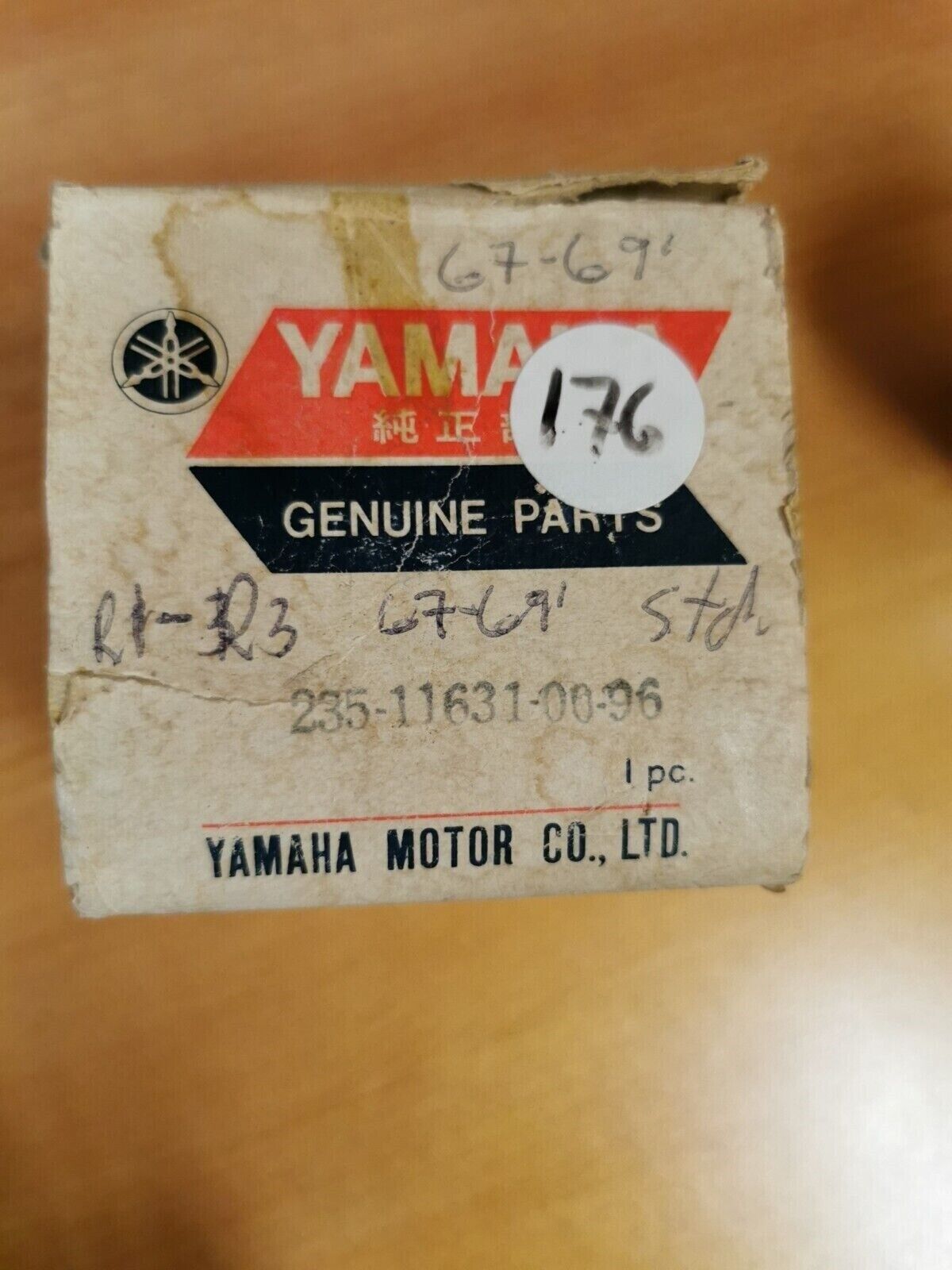 NOS YAMAHA R1 R3 1967 - 1969 PISTON STD 235-11631-00-96 Y47