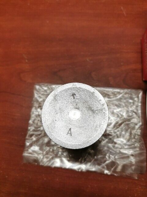 NOS Kawasaki 1989 KX125 PISTON-ENGINE 13001-1315 SUB 13001-1303 K37