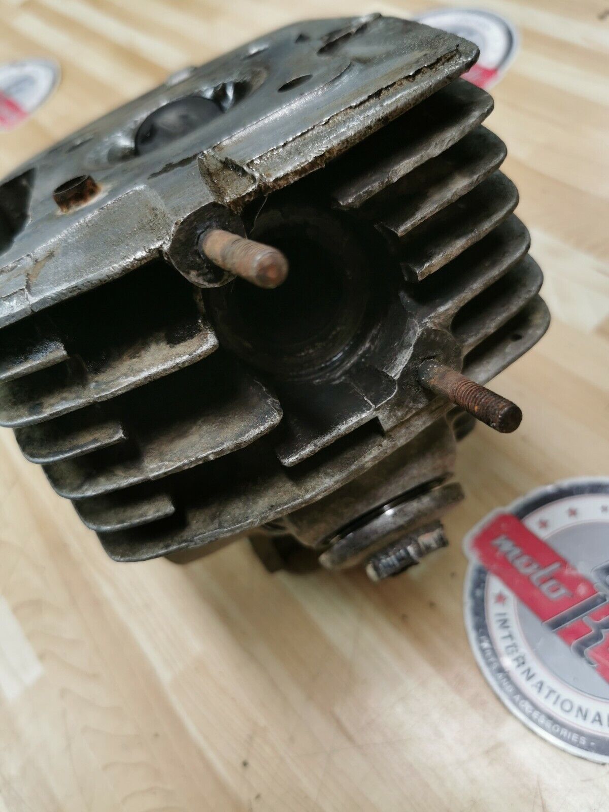 Honda CB125S 1975 cylinder head cover valve rocker
