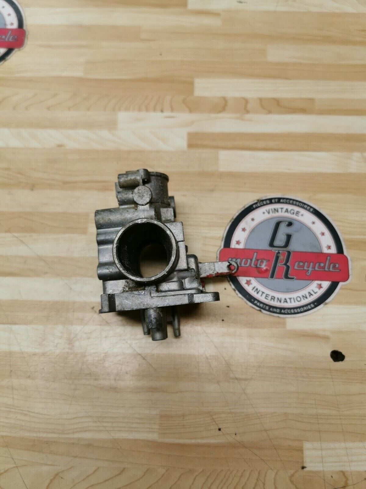 Honda XR250R 1984 carburetor right side body carb