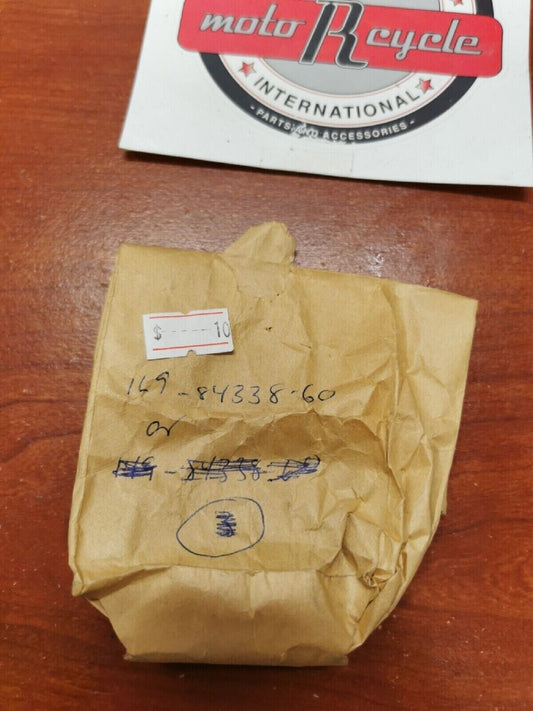 NOS Yamaha BODY FITTING COLLAR 1L9-84338-60-00 Y69