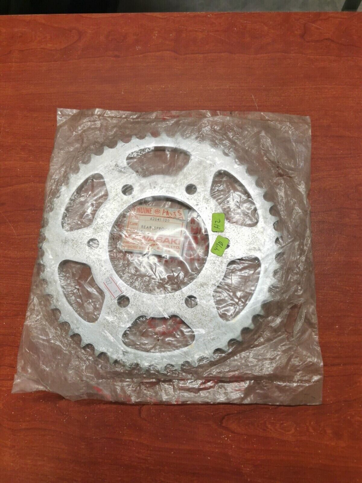 NOS Kawasaki 1972 - 1975 H2 REAR SPROCKET 47T 42041-106 K34