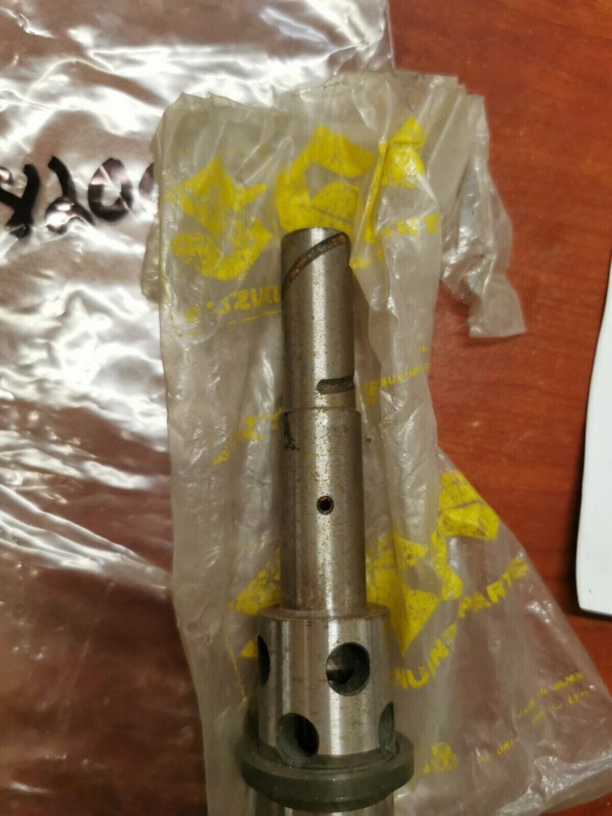 NOS SUZUKI TC125 DRIVESHAFT DRIVE SHAFT 24130-28200 S30