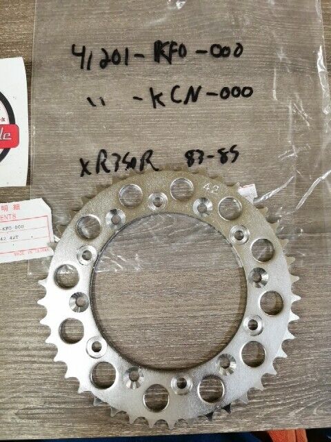 NOS Honda XR350R 1984 SPROCKET FINAL DRIVE 42T 41201-KF0-000 0245-42 J57