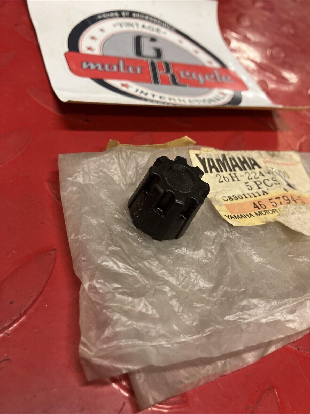 NOS YAMAHA CAP ADJUST 26H-22498-00-00  Y64