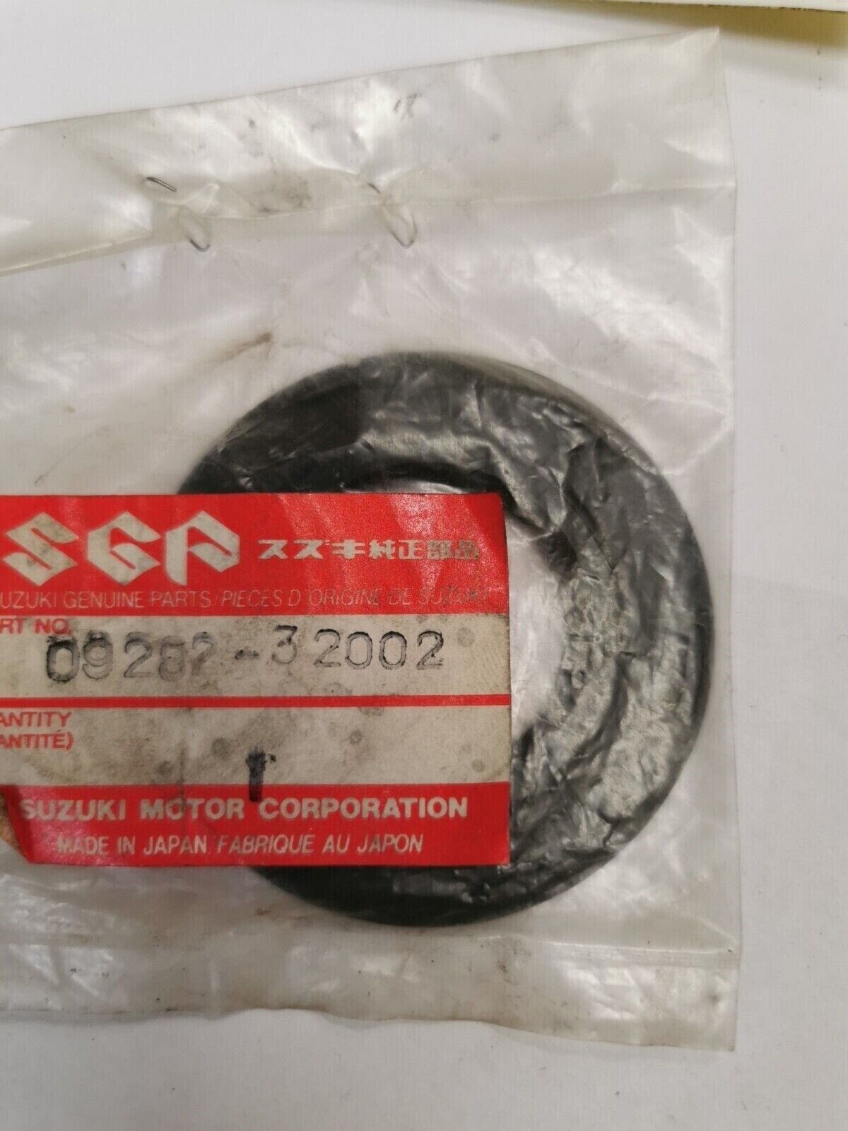 NOS SUZUKI GS500 GS400OIL SEAL 09282-32002 S29