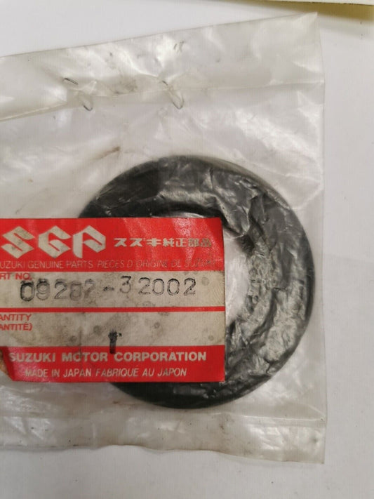 NOS SUZUKI GS500 GS400OIL SEAL 09282-32002 S29
