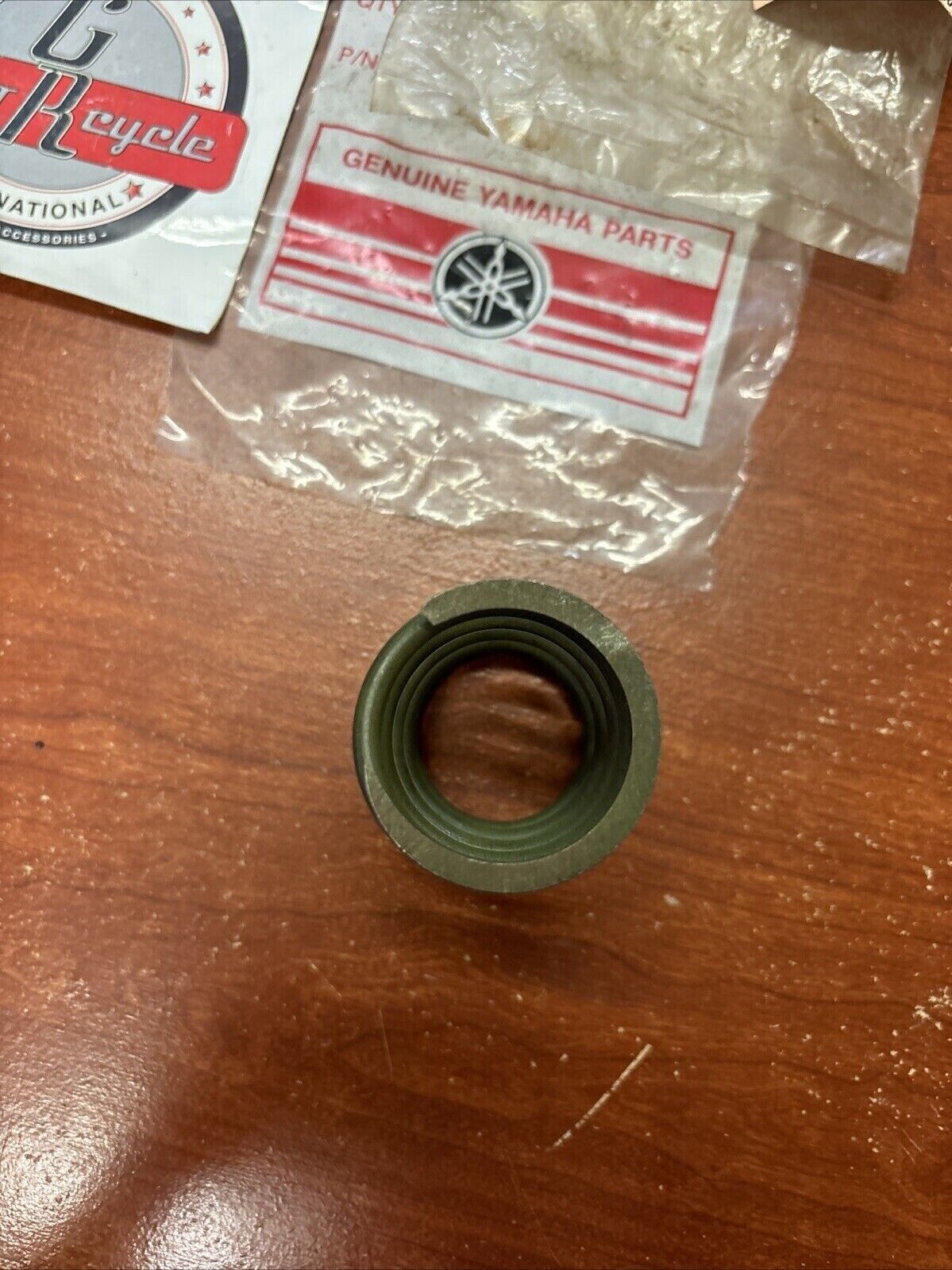 NOS Yamaha 1974 GP246 COMPRESSION SPRING 90501-45224-00 Y178