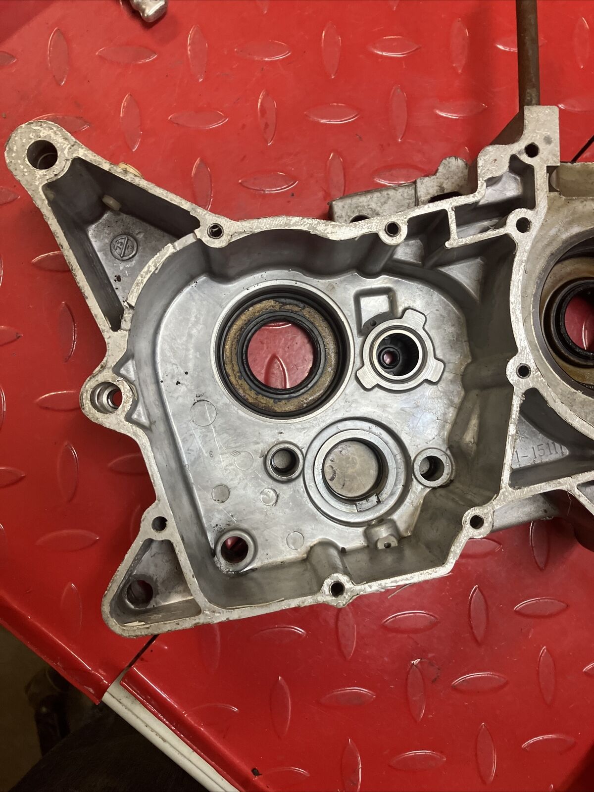 Yamaha DT2 DT250 1972 crankcase set left right 291-15121-00-00