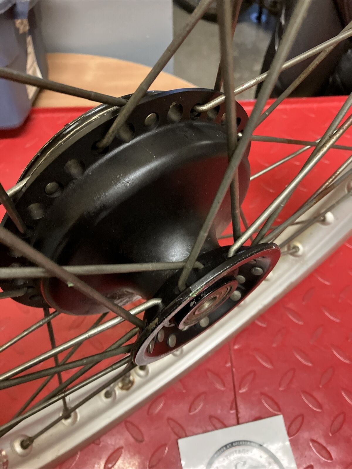 Kawasaki KX125 1980 front wheel hub rim