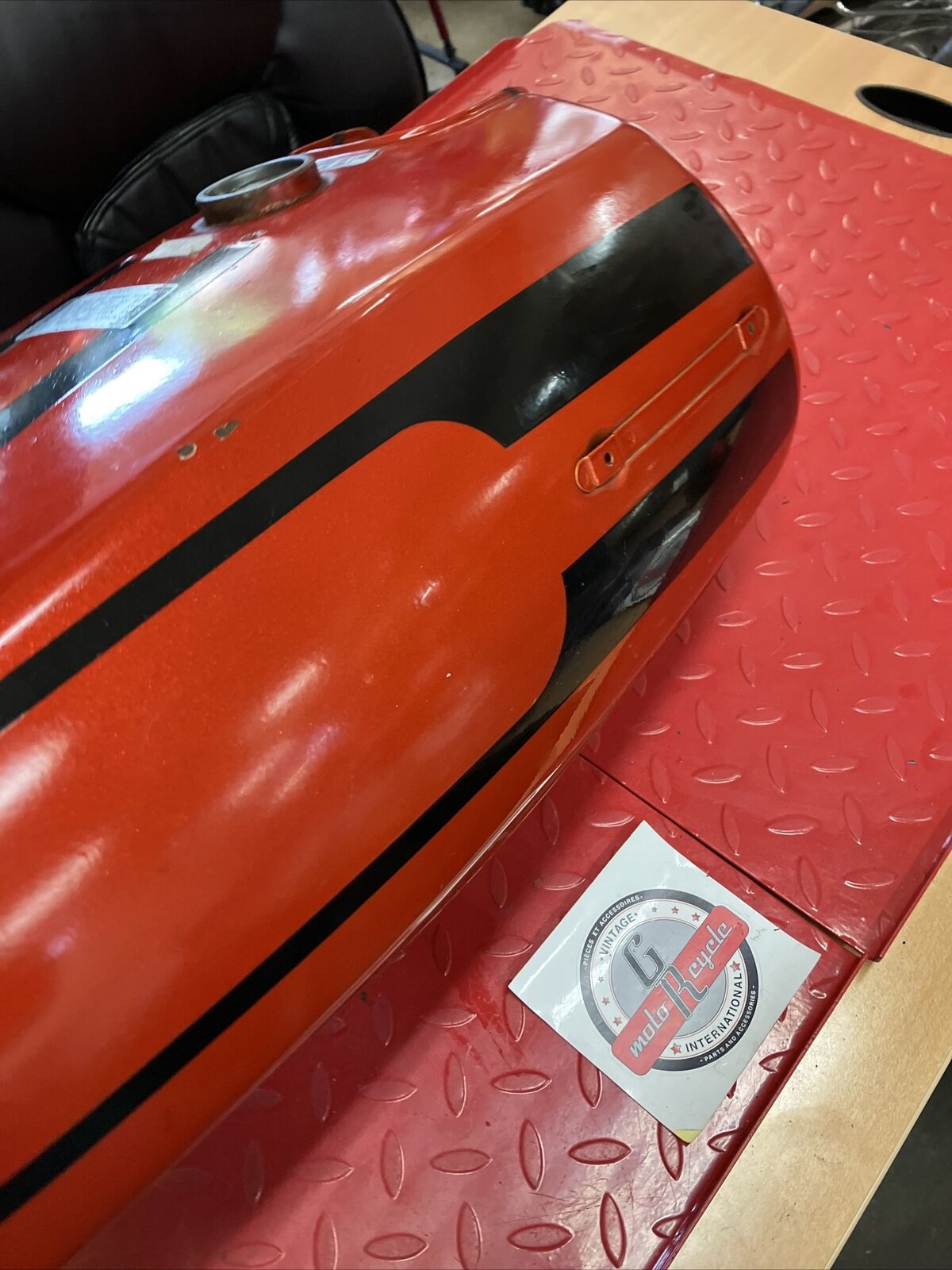 Suzuki RE5 Fuel tank gas petrol reservoir NO PETCOCK