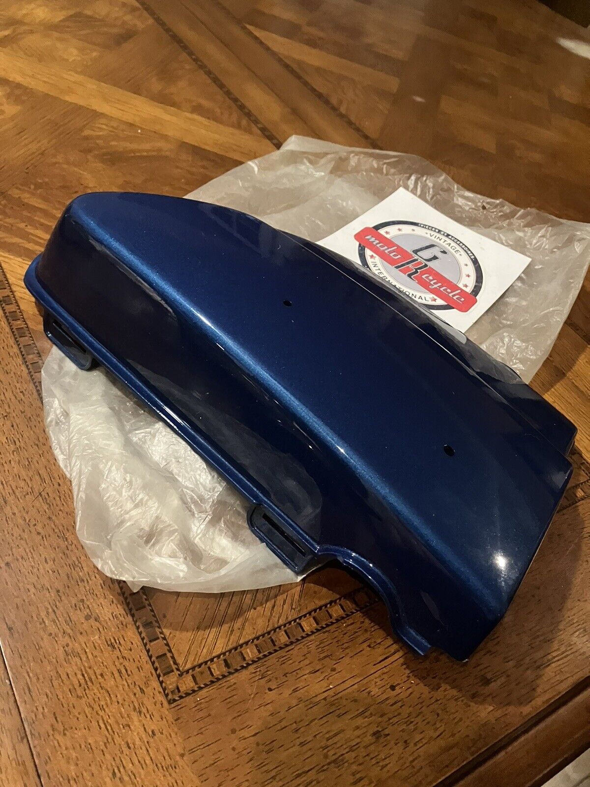 NOS Suzuki GT380 GT550 1973 - 1977 LEFT SIDE COVER PANEL 47211-34100-03F S34