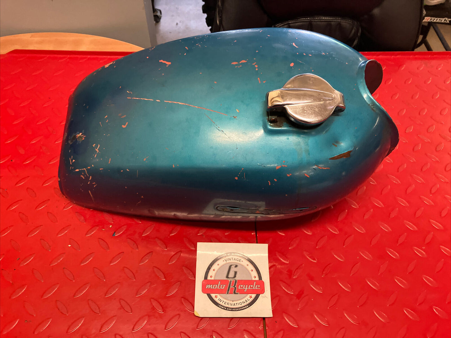 Honda CB550 1974 Fuel tank gas petrol reservoir PETCOCK NOT INCLUDED