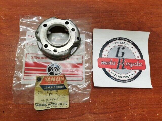 NOS Yamaha BREAKER COVER 256-11157-00-00 SUB 256-11157-01-00 256-11157-02-0 Y116