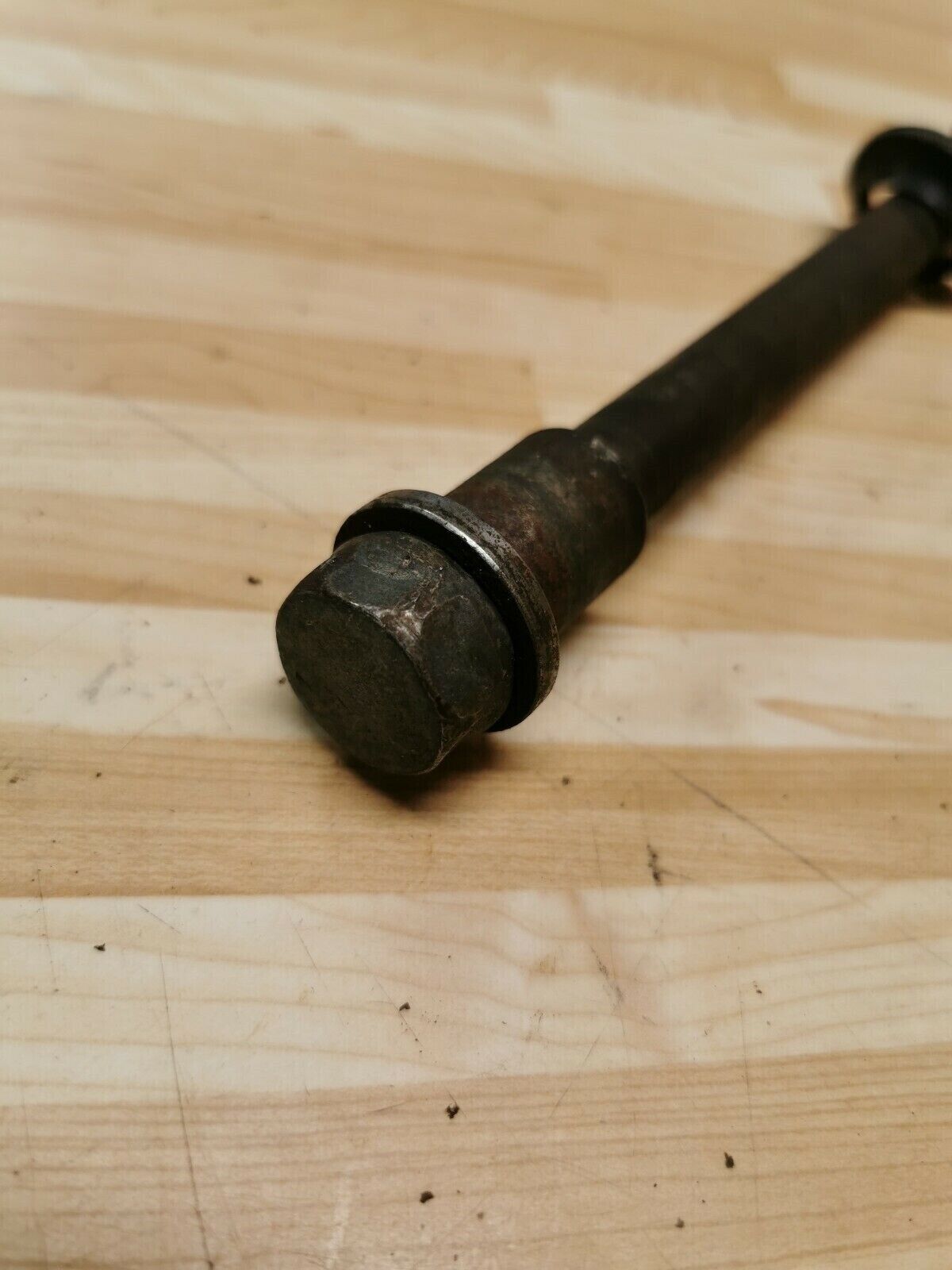 Yamaha DT200 1985 front wheel axle bolt