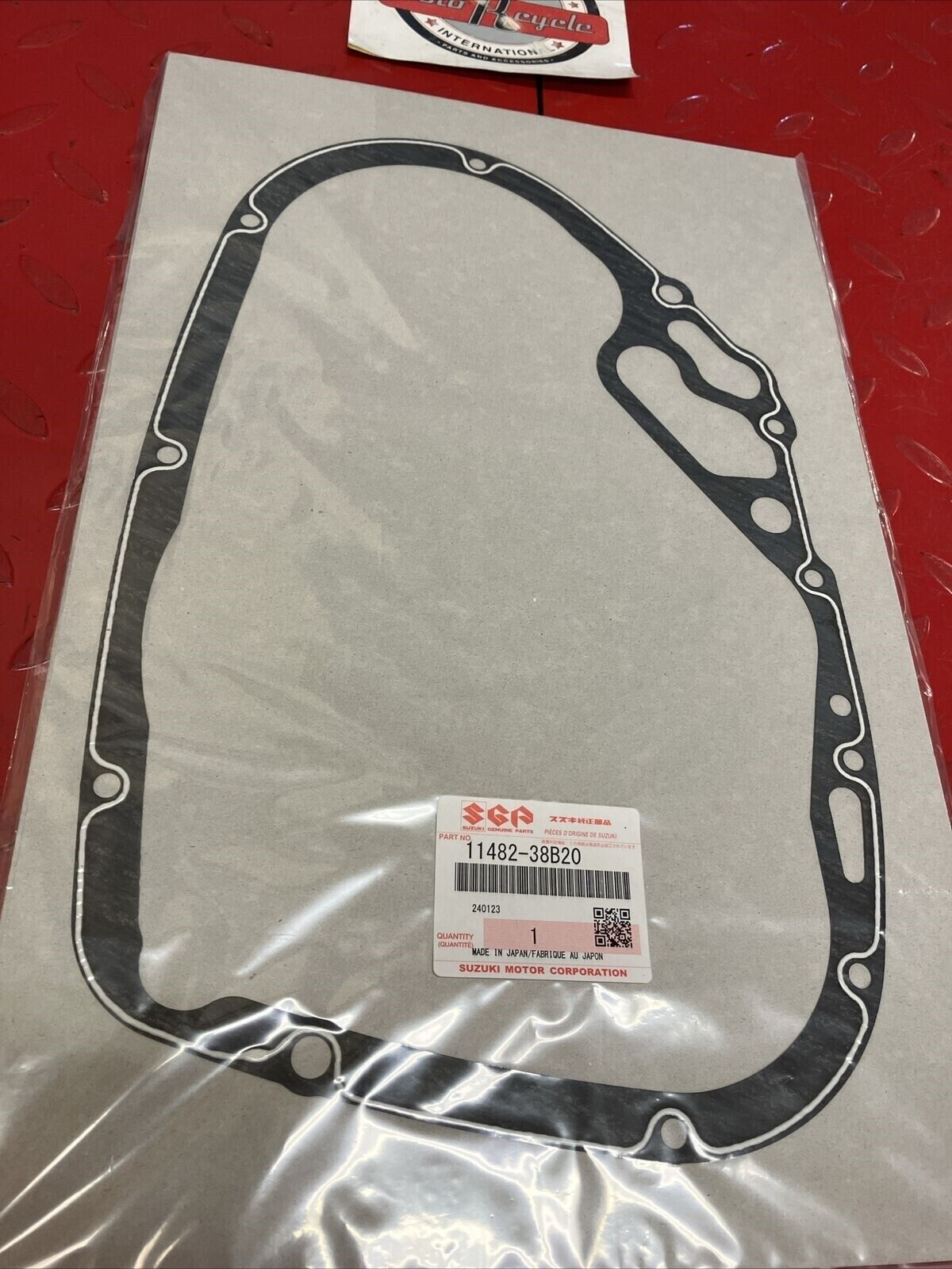 NEW NOS SUZUKI VL1500 VS1400 CLUTCH COVER GASKET 11482-38B20 SUB 11482-38B10 S31