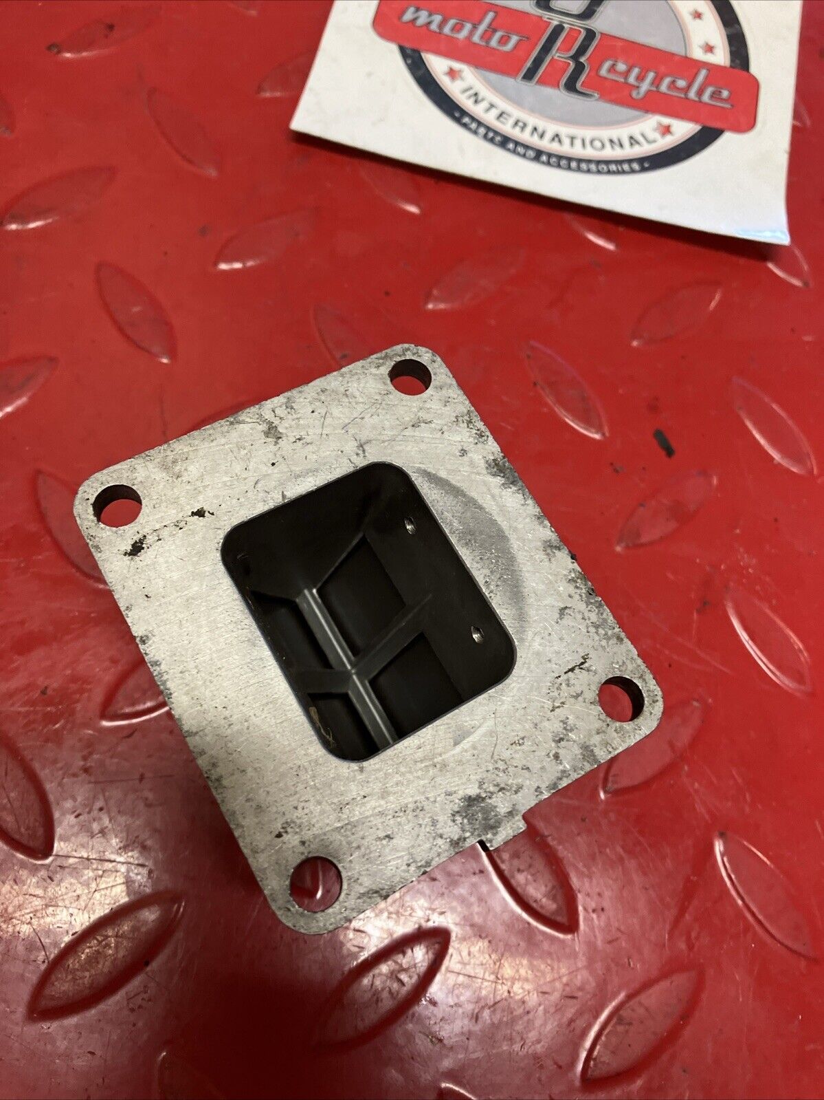 Yamaha DT125 1978 reed valve block cage petal 2