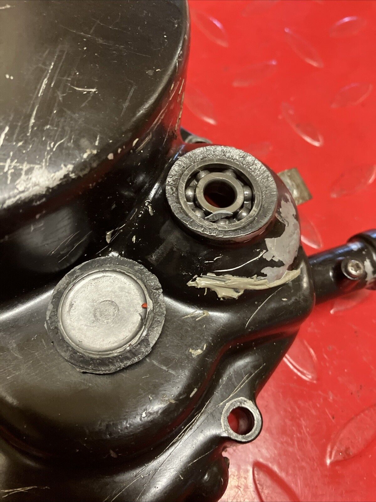 Kawasaki KDX200 1986 Right crankcase clutch cover 1987 NEED REPAIR
