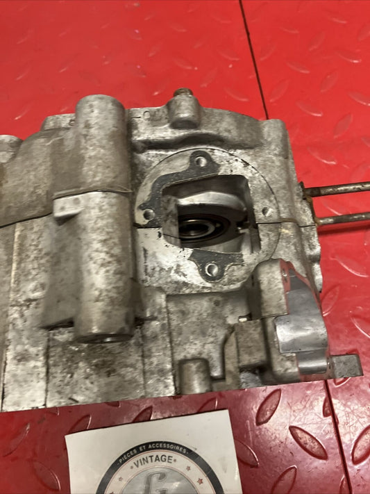 Yamaha U7E 1972 V70 left right crankcase set