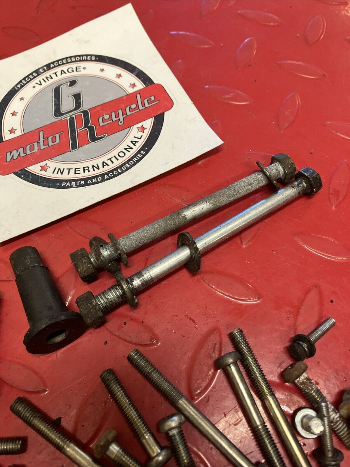 Suzuki RV90 1975 Engine motor crankcase cover hardware bolt