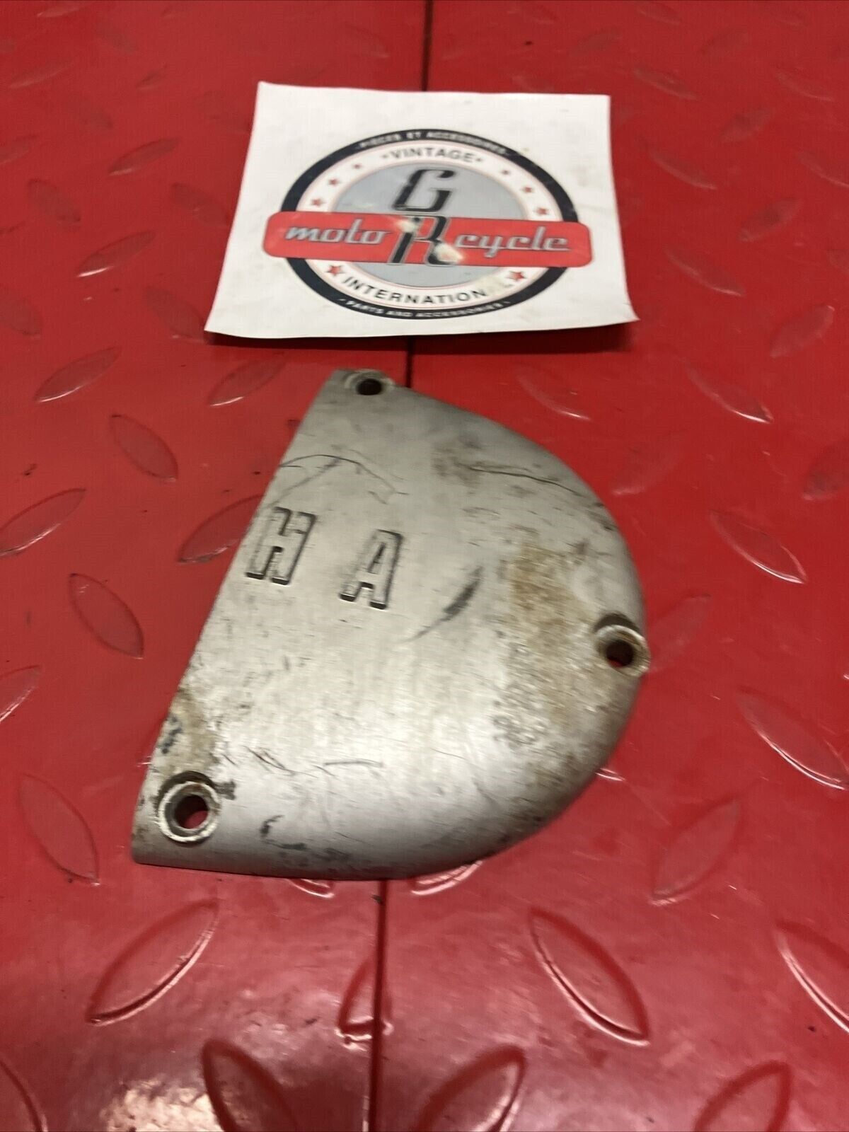 Yamaha HT1 MX 1971 right crankcase oil pump cover