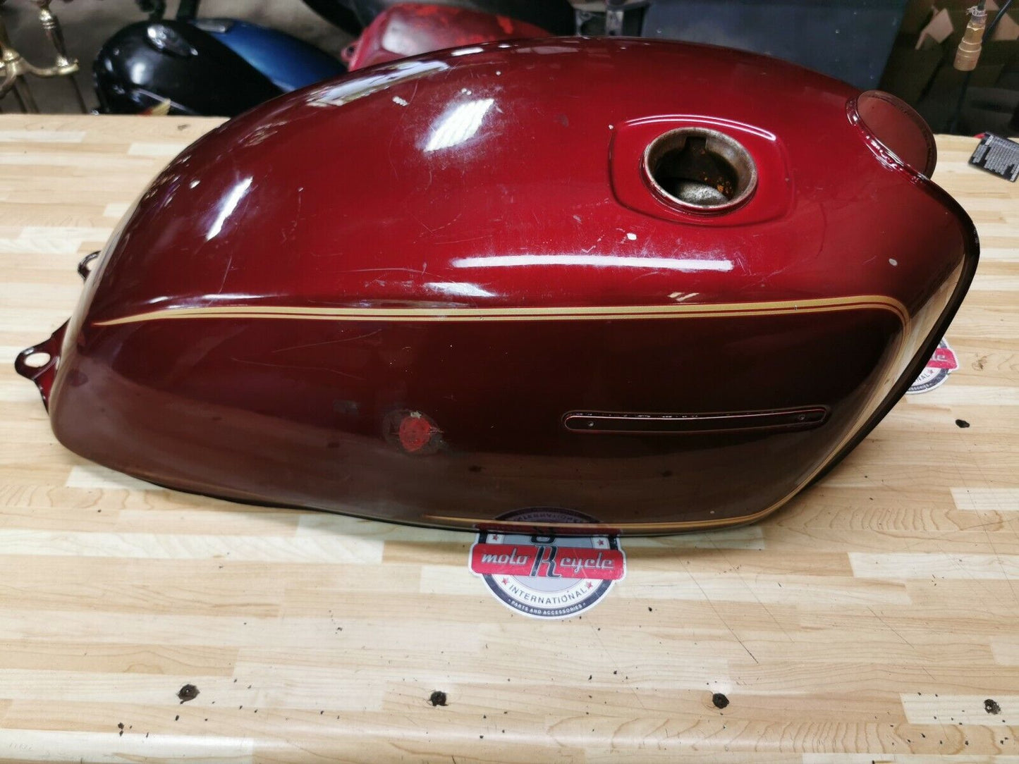 Suzuki GS650G 1982 fuel tank GS 650 gas petrol reservoir