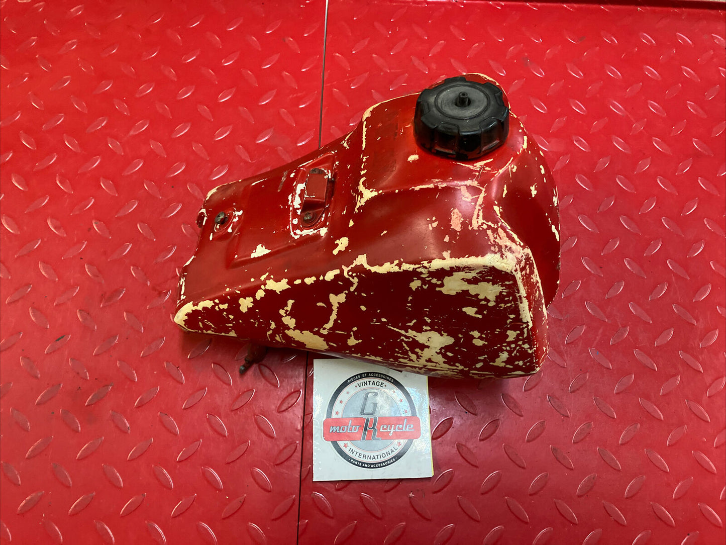 Yamaha YZ80 1982 fuel tank gas petrol reservoir