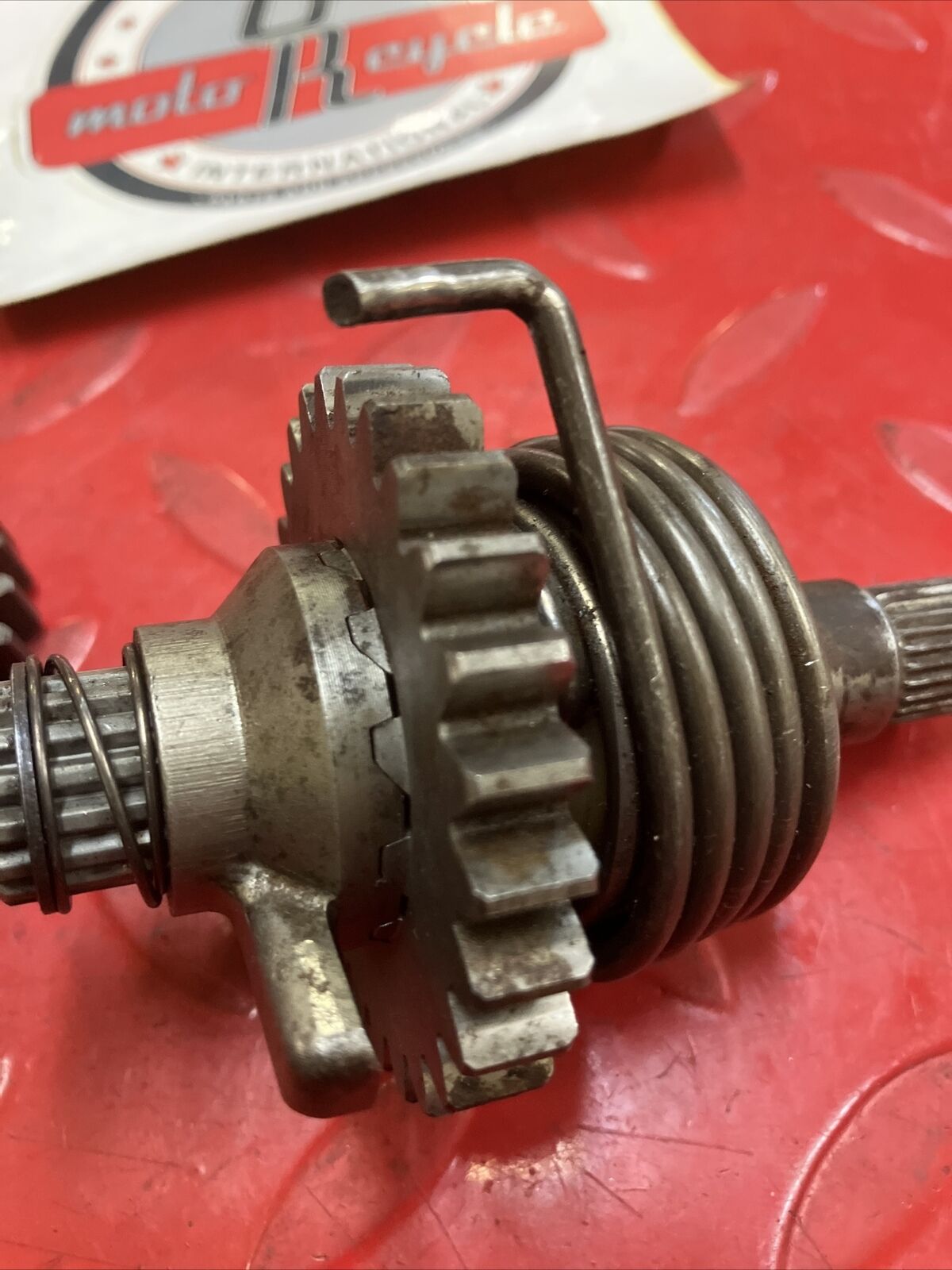 Kawasaki KX125 1983 kickstarter kick starter idle gear shaft spindle 59051-1036