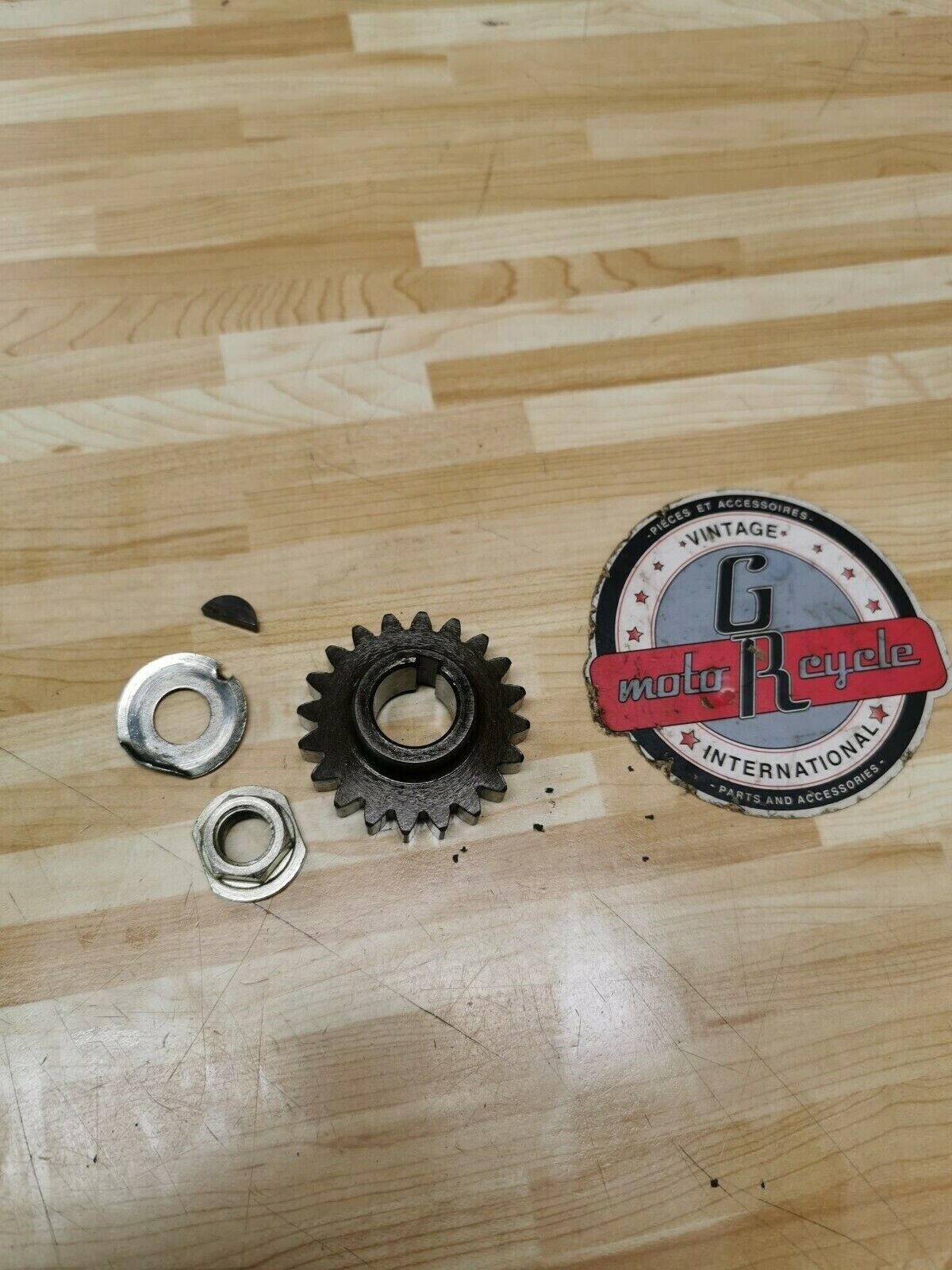 Kawasaki KX250 1981 crankshaft primary drive gear KDX250 1980 1982 1983 1984