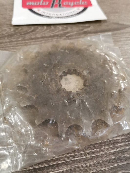 NOS SEN KUNG  GS750 1977 - 1979 SPROCKET 15T 27511-45000 J30