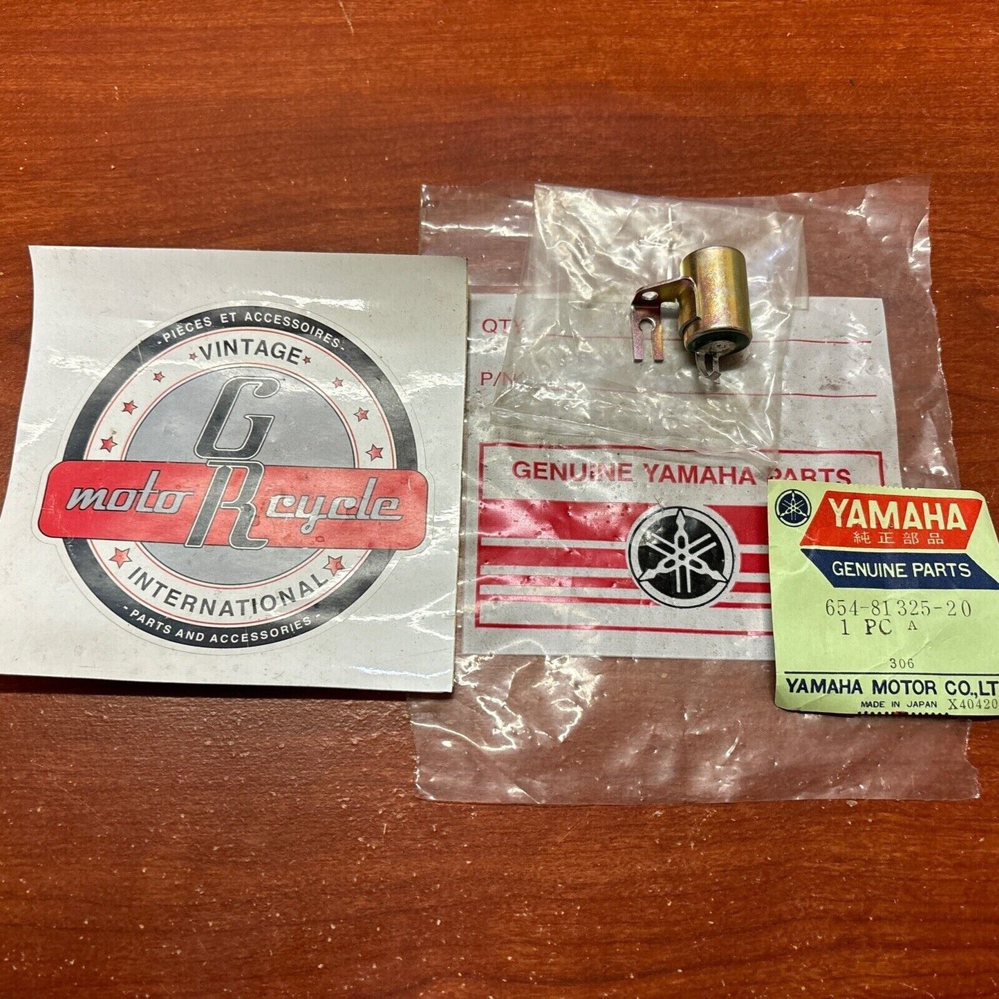 NEW NOS Yamaha 1974 1977 1978 DT250 CONDENSER 654-81325-20-00 Y173