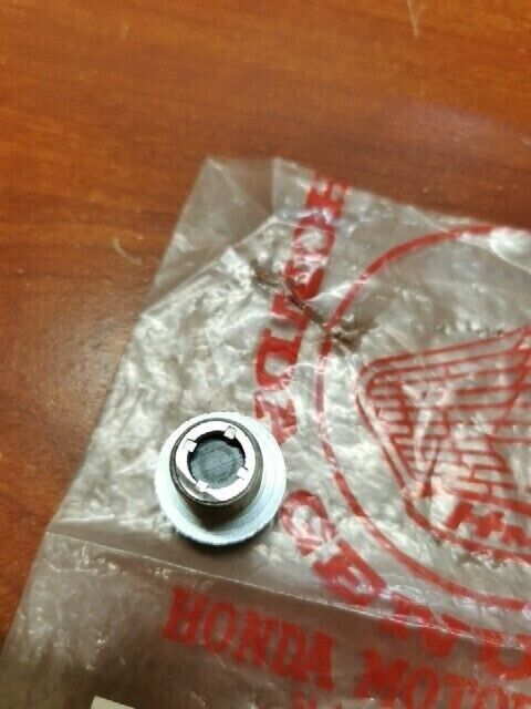 NOS Honda 1983 CX650T DRAIN PLUG BOLT 14MM 90081-ME7-000 SUB 90081-MC7-000 H107