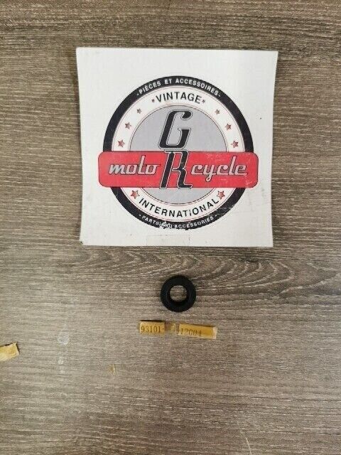 NOS YAMAHA BW200ET TT250H TT250G FZS1000N OIL SEAL 93101-12004-00 Y145