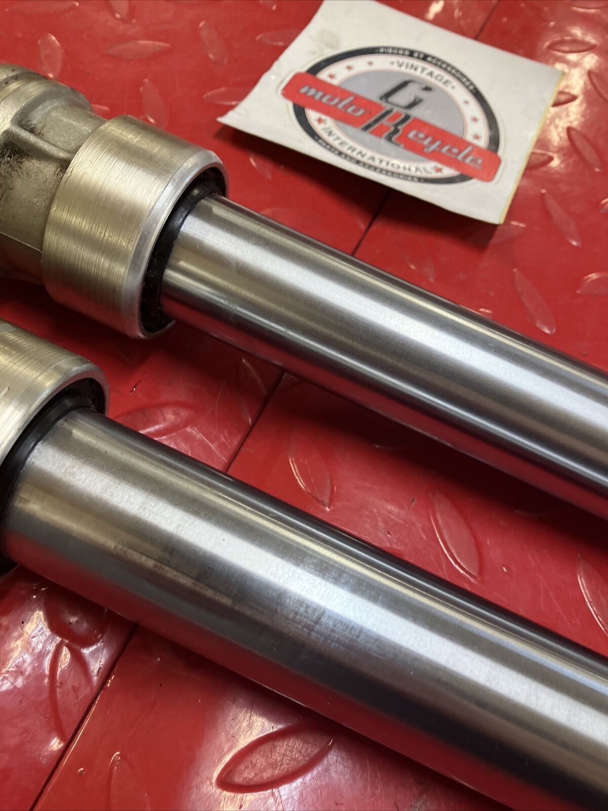 Honda CR125R 1981 left right front forks