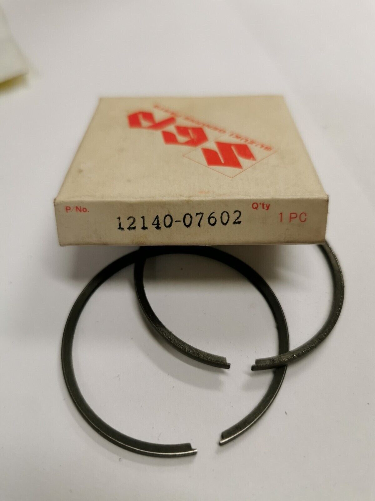 NOS SUZUKI TC120 1971 PISTON RING SET 12140-07602 SUB BY 12140-20212  S28