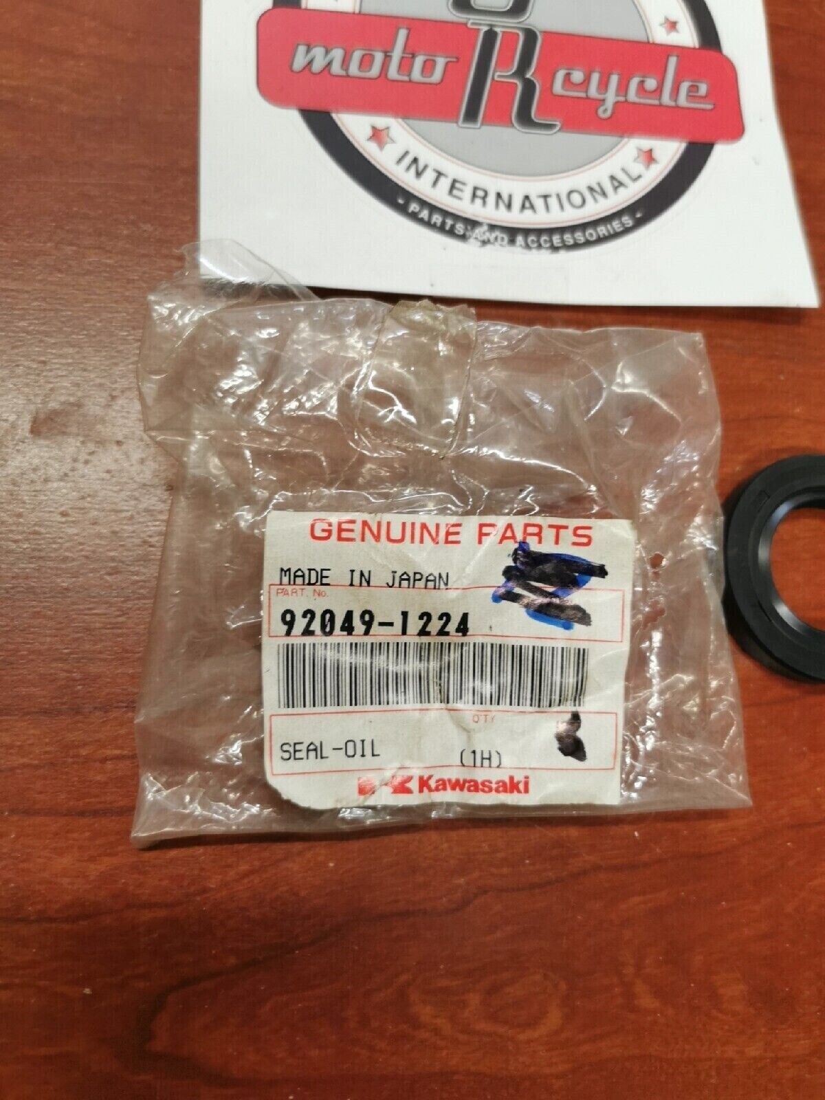 NOS Kawasaki 1986 1987 KLF300 OIL SEAL 92049-1224 K26
