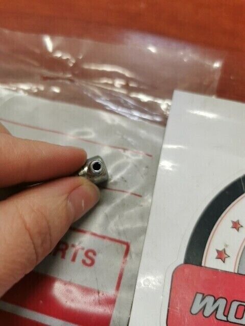 NOS Yamaha BR250 CF300 CS340 DT125 NOZZLE 353-13552-01-00 Y144