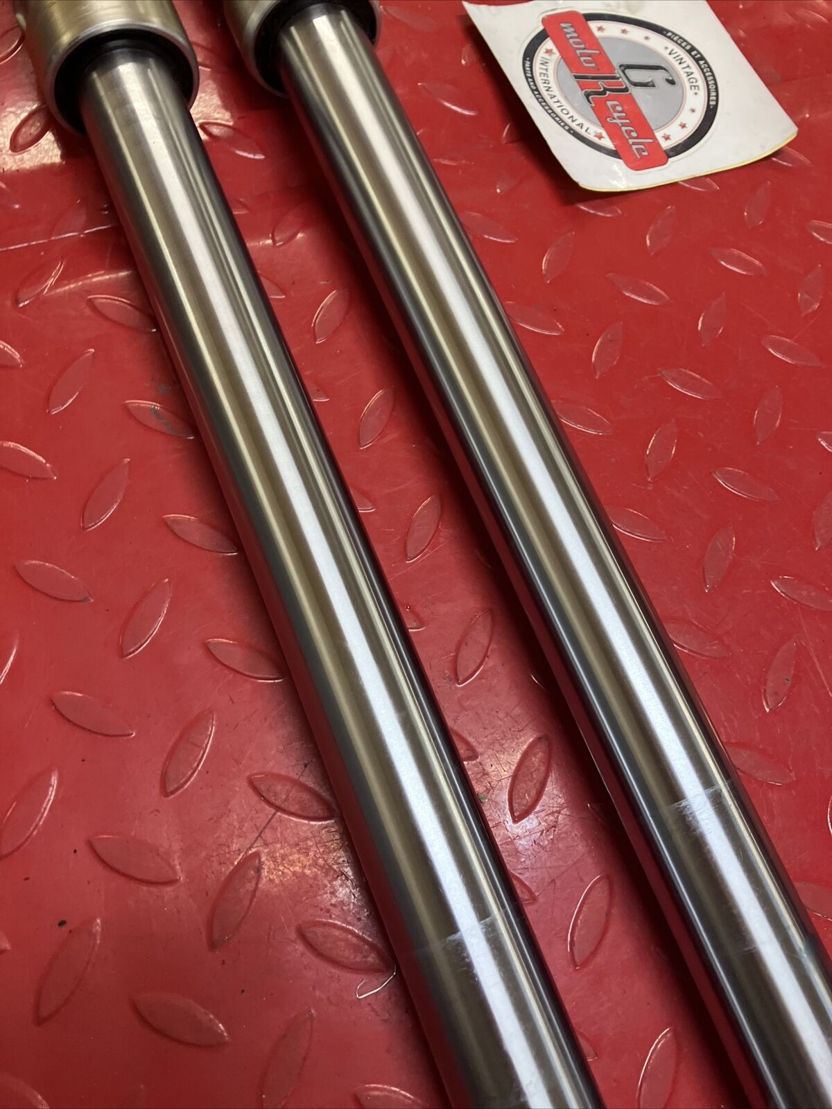 Honda CR125R 1981 left right front forks