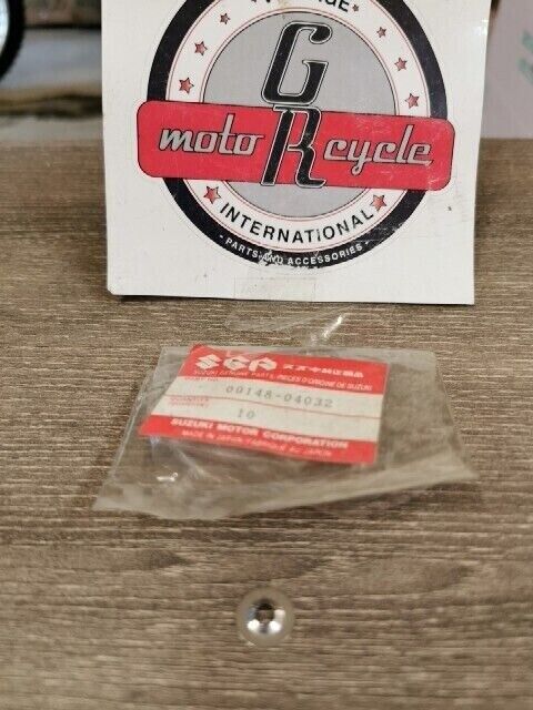 NOS SUZUKI GSXR1100 1989 -  1993 GSXR750W NUT 09148-04032 S39