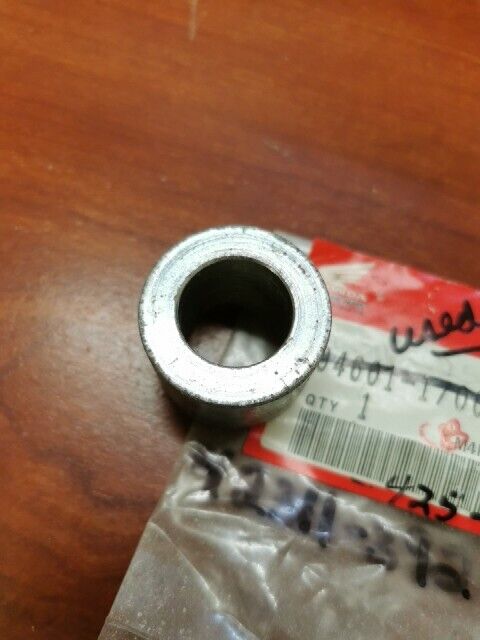 Honda CB650 C P CB750 A C F K P REAR WHEEL SIDE COLLAR 42311-392-000 H84