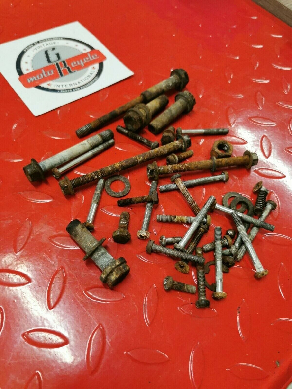Yamaha MX100 1980 motor engine hardware bolt nut crankcase bottom top end cover