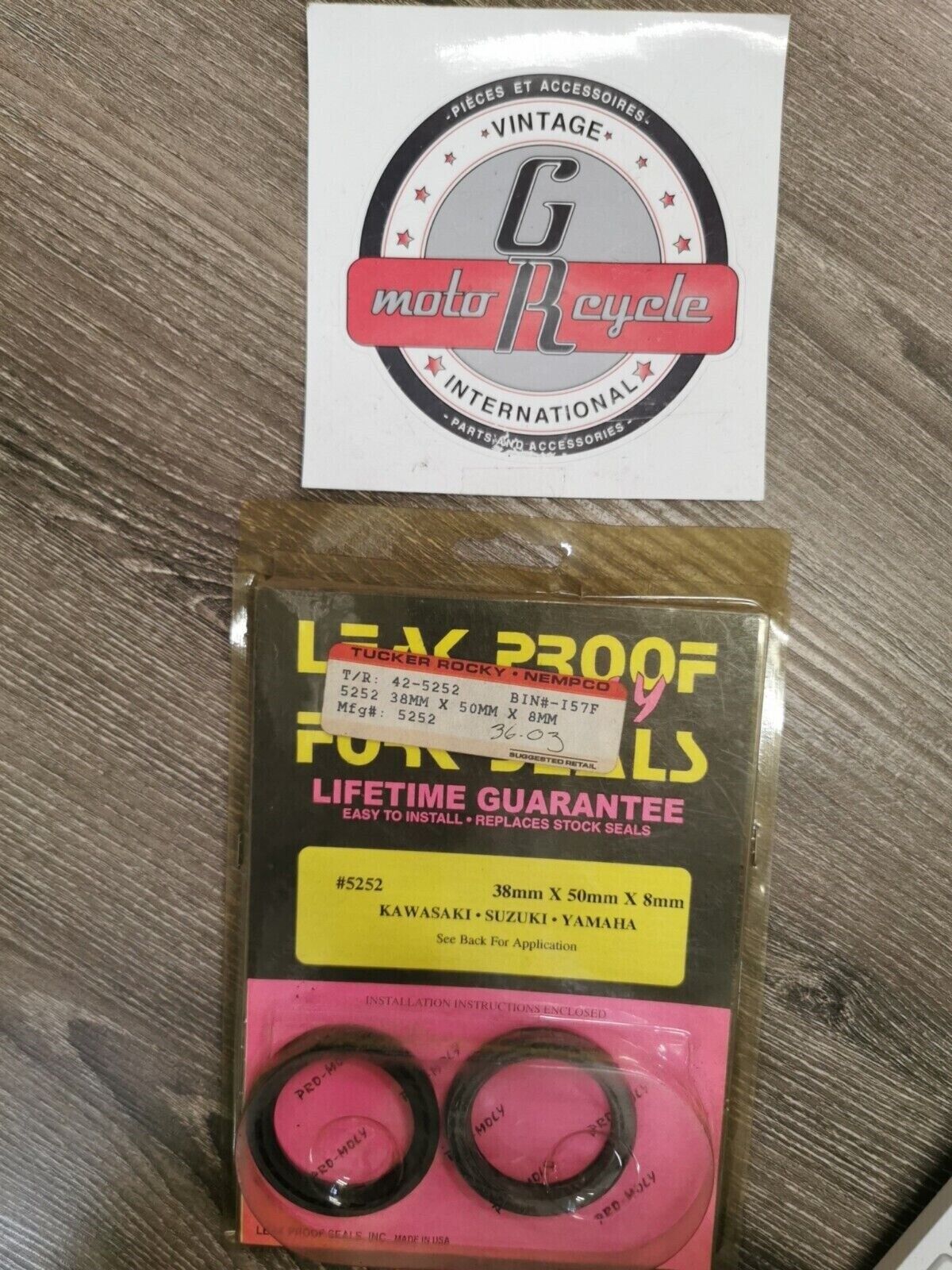 NOS PRO-MOLY YZ125 YZ250 FZR600R XV750 MISSING 1 WASHER Fork Seal 5252 J18