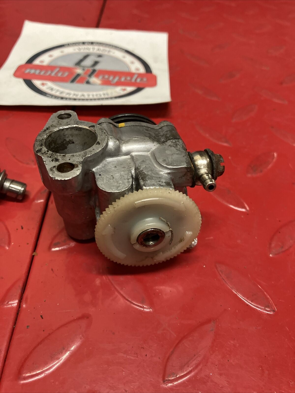 Yamaha HT1 MX 1971 oil pump assy with worm shaft and drive gear LT2