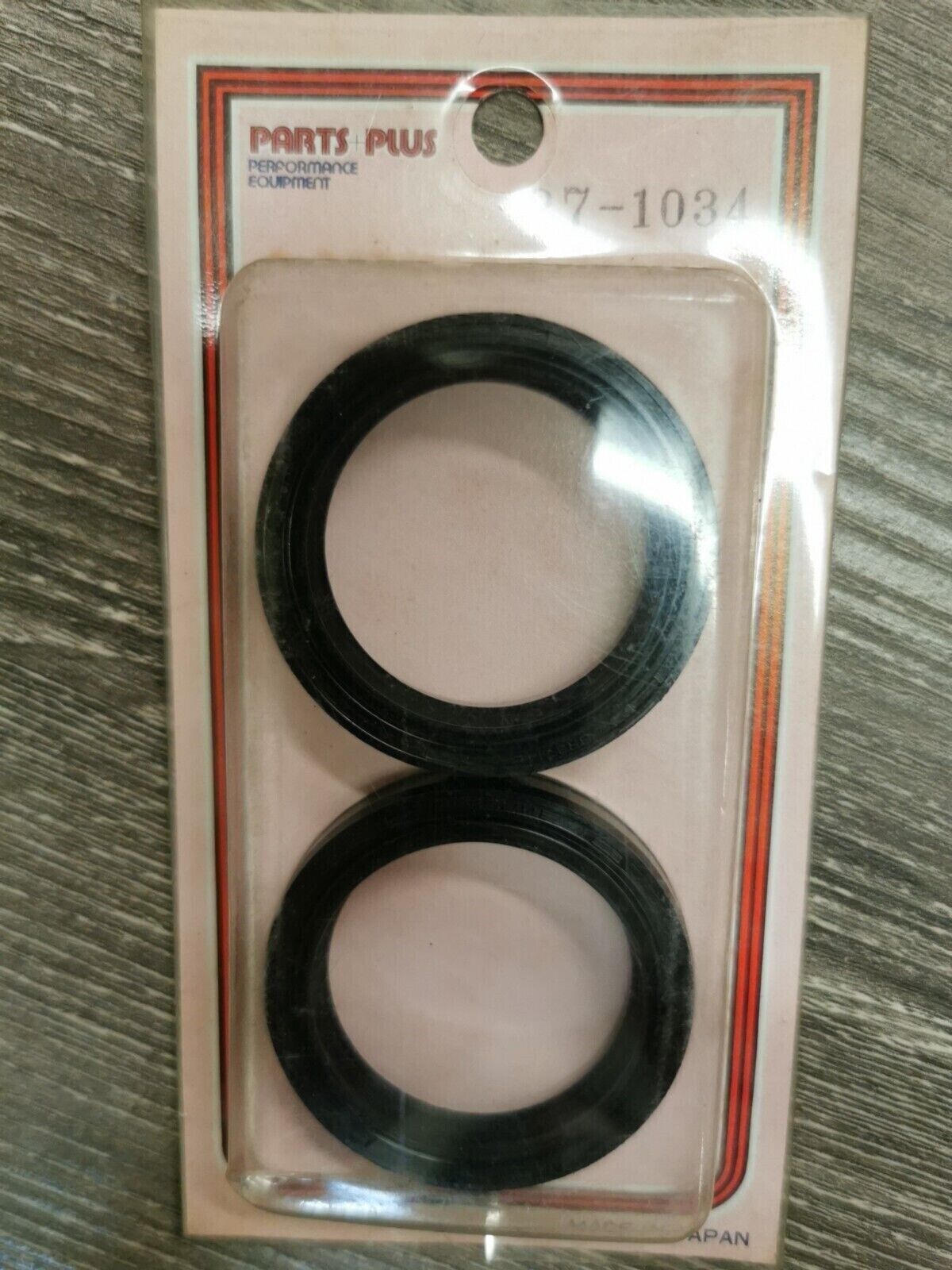 NOS PARTS PLUS ZR550B CB700SC VT600C GV700 FZ700 FZ750 Fork Seals SET 27-1034J18