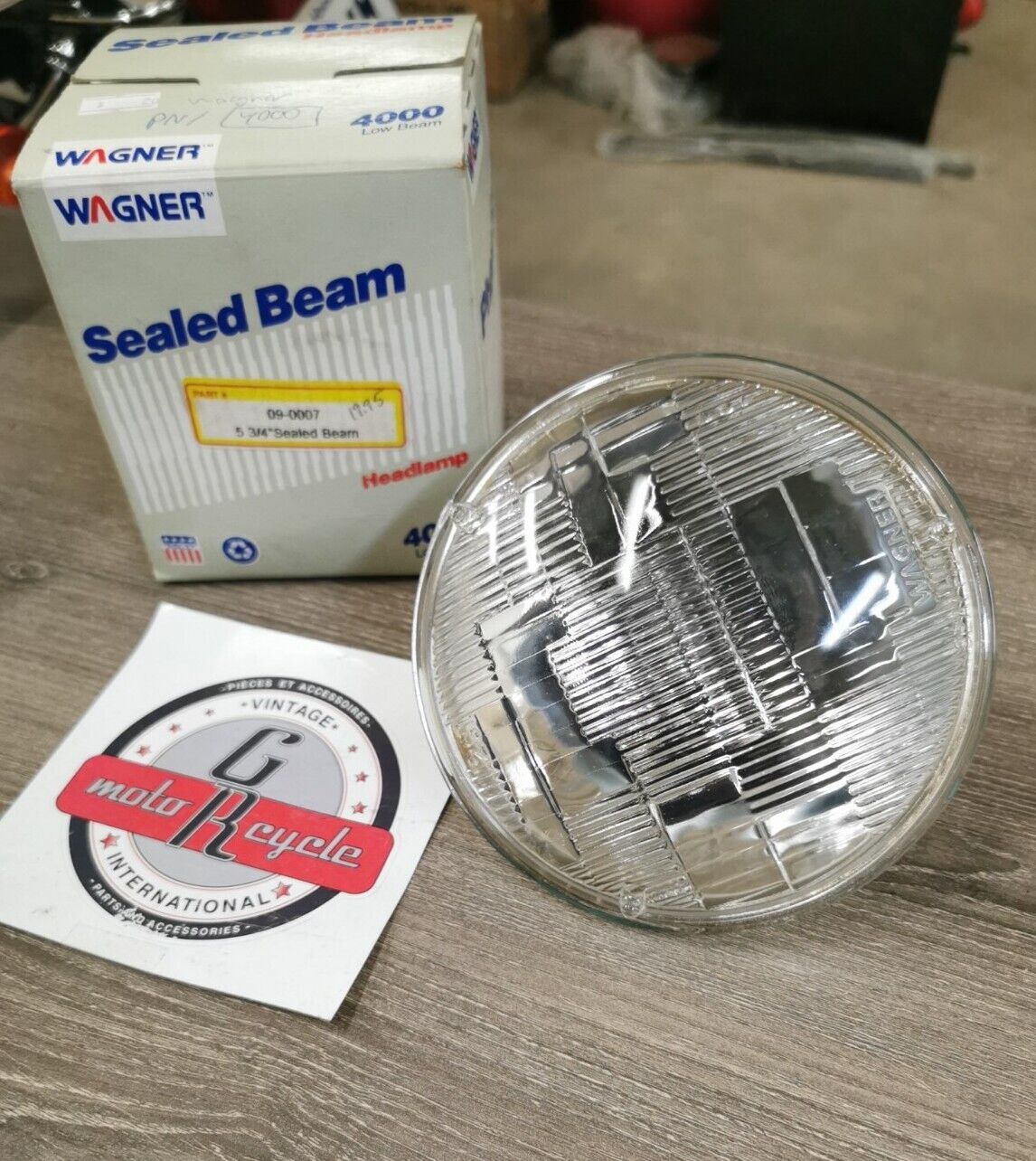 NOS WAGNER SEALED BEAM HEADLAMP 4000 J22
