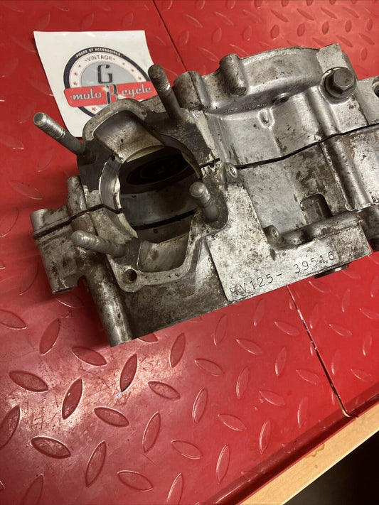 Suzuki RV125 1975 crankcase set left right crank case