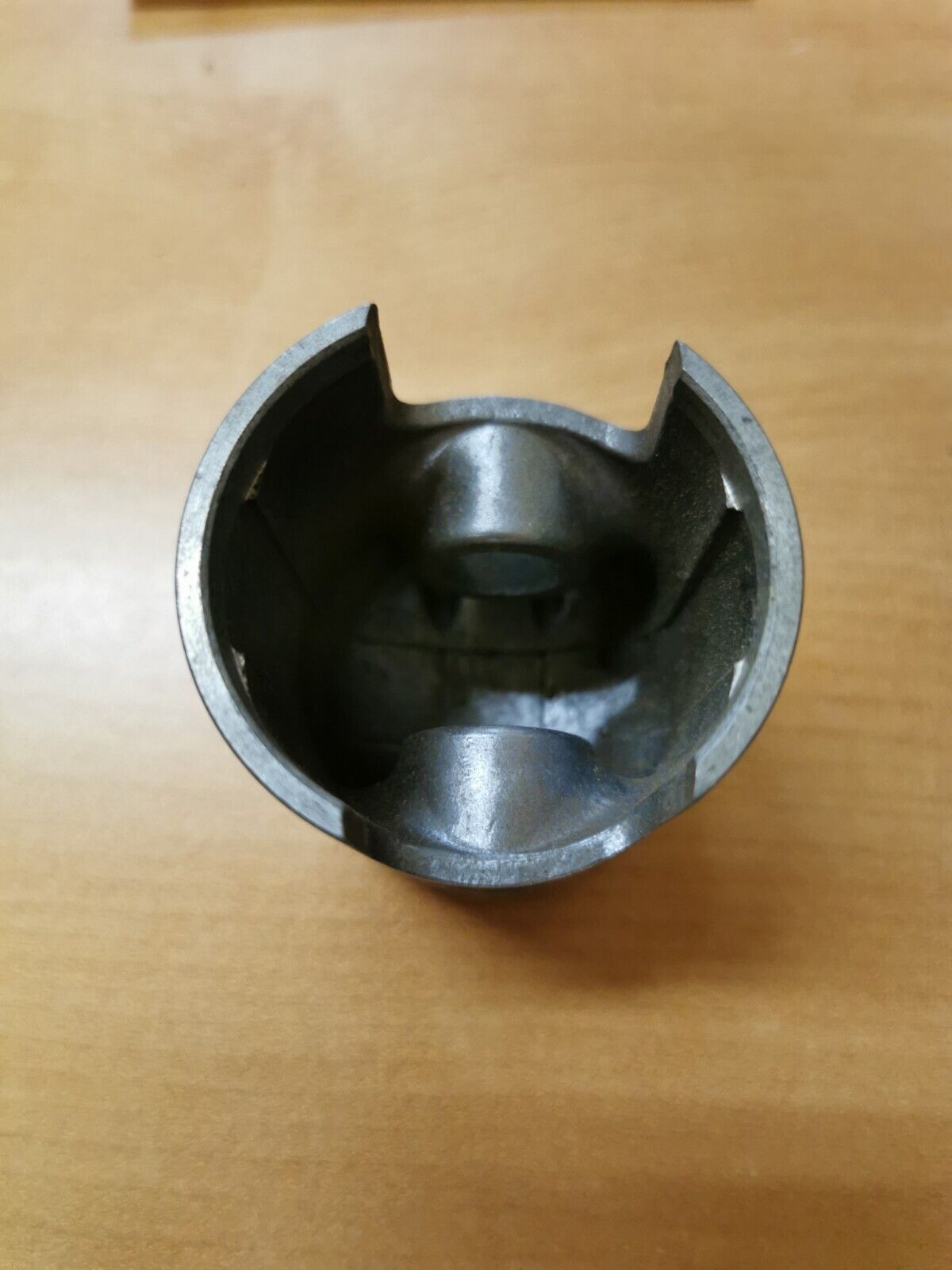 NOS SUZUKI GT250 PISTON  0.5    12110-18402-050  12110-18751  S8