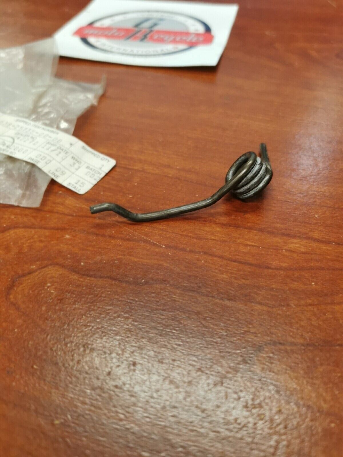 NOS Yamaha RETURN SPRING 1 838-25735-00-00 Y68